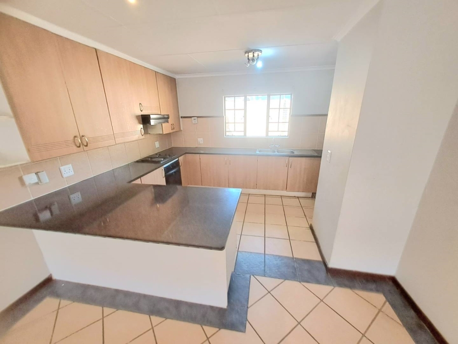 To Let 2 Bedroom Property for Rent in Equestria Gauteng