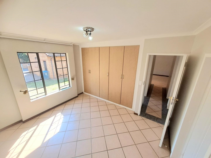 To Let 2 Bedroom Property for Rent in Equestria Gauteng