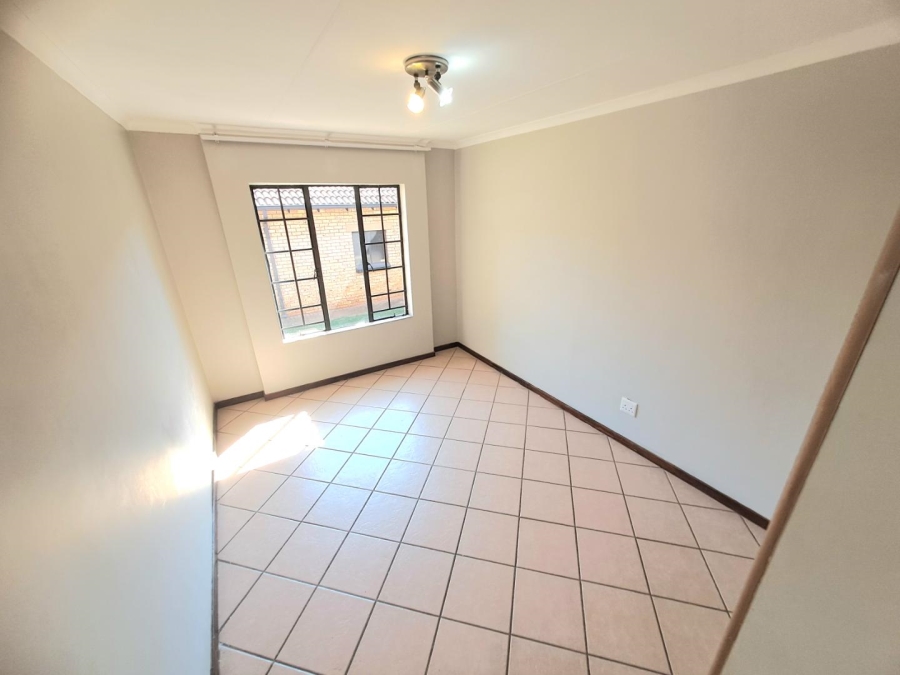 To Let 2 Bedroom Property for Rent in Equestria Gauteng