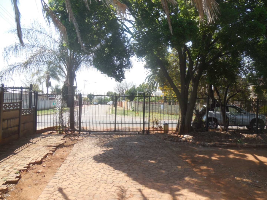 To Let 4 Bedroom Property for Rent in Silverton Gauteng