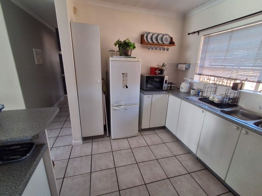 3 Bedroom Property for Sale in Die Hoewes Gauteng