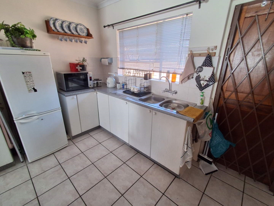 3 Bedroom Property for Sale in Die Hoewes Gauteng