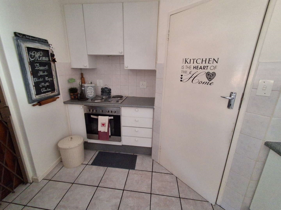 3 Bedroom Property for Sale in Die Hoewes Gauteng