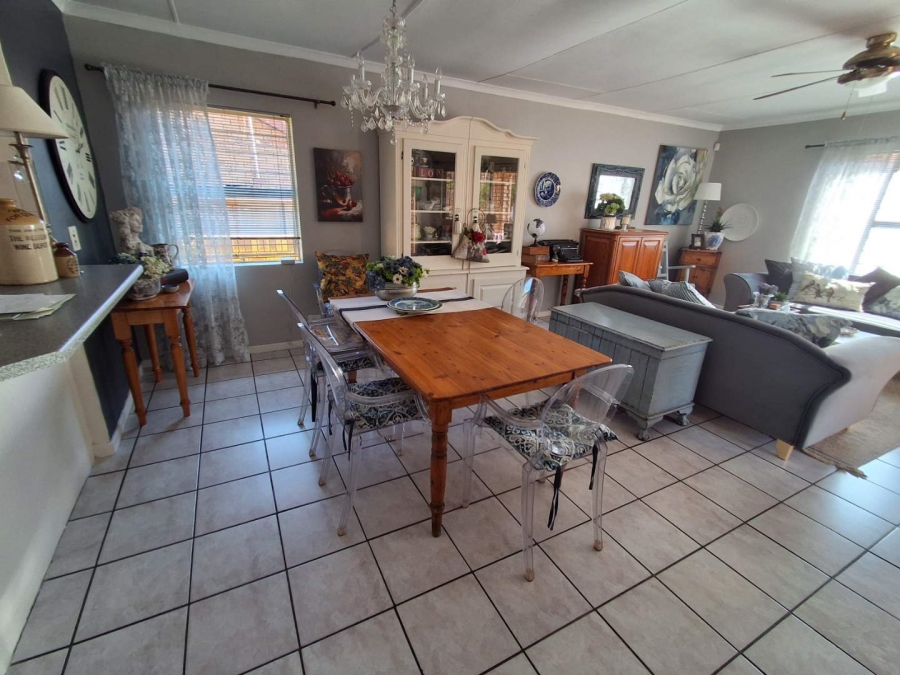 3 Bedroom Property for Sale in Die Hoewes Gauteng