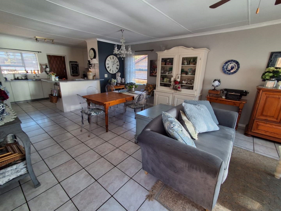 3 Bedroom Property for Sale in Die Hoewes Gauteng