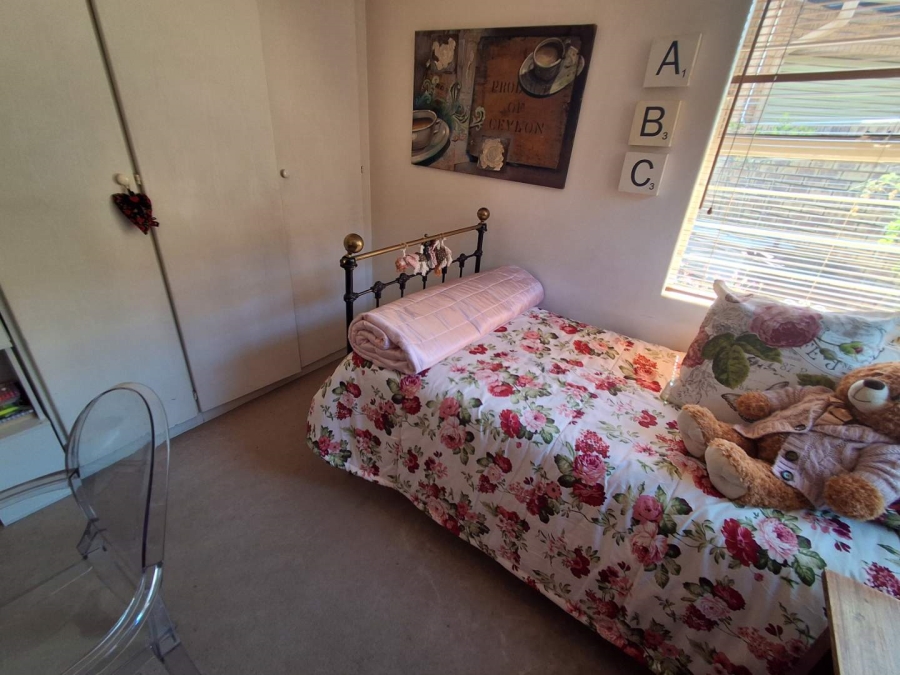 3 Bedroom Property for Sale in Die Hoewes Gauteng