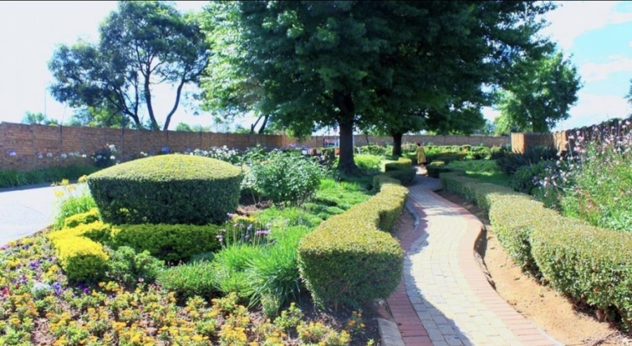2 Bedroom Property for Sale in Meredale Gauteng