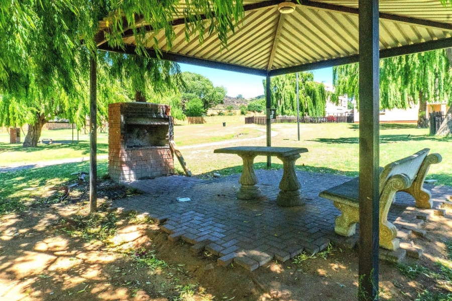 2 Bedroom Property for Sale in Meredale Gauteng