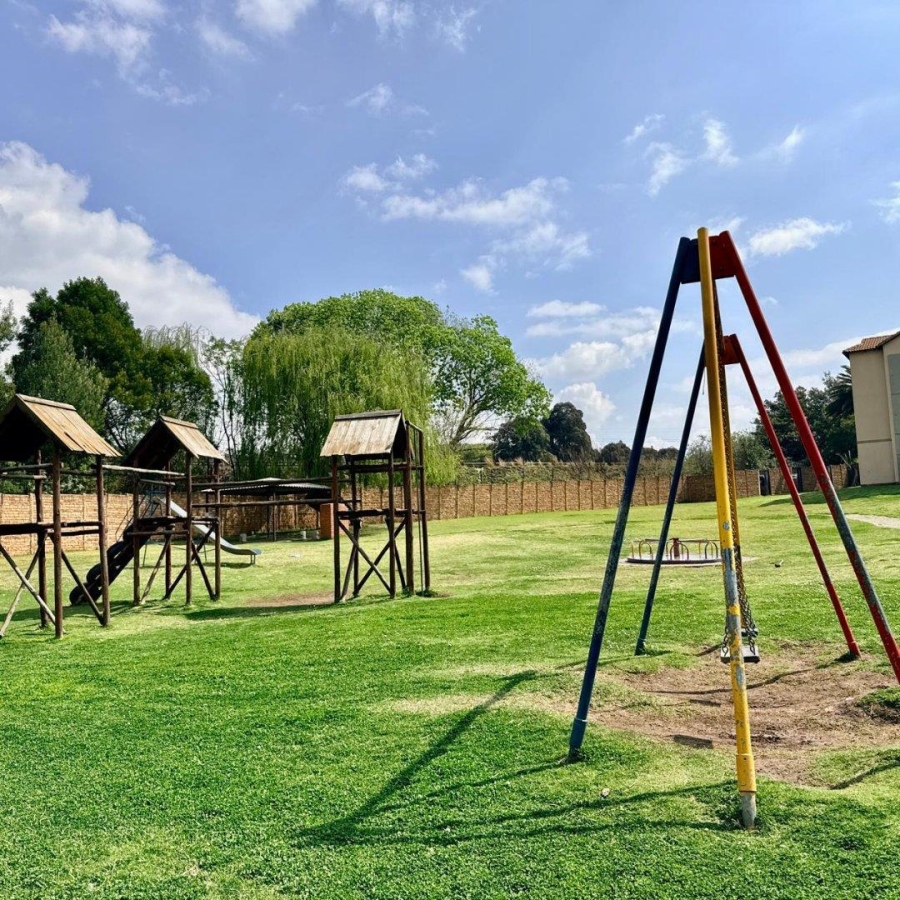 2 Bedroom Property for Sale in Meredale Gauteng