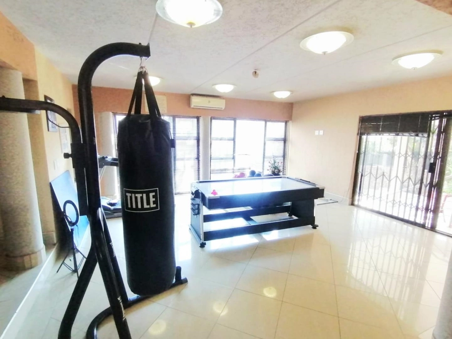 6 Bedroom Property for Sale in Glenvista Gauteng