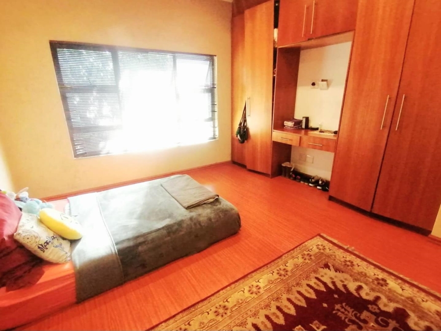 6 Bedroom Property for Sale in Glenvista Gauteng