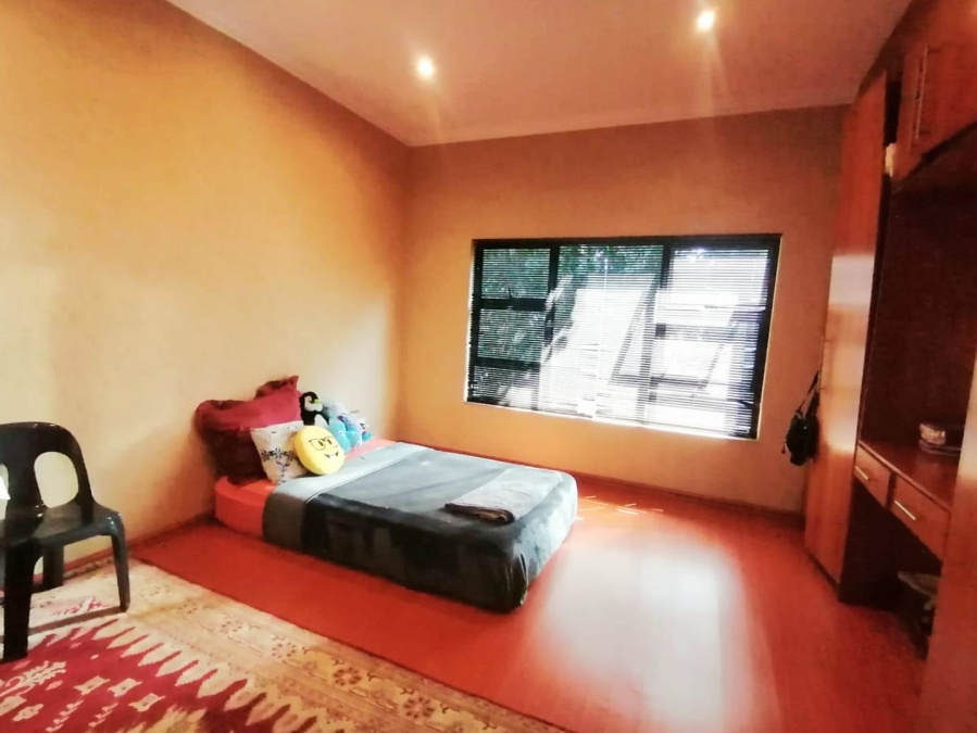 6 Bedroom Property for Sale in Glenvista Gauteng