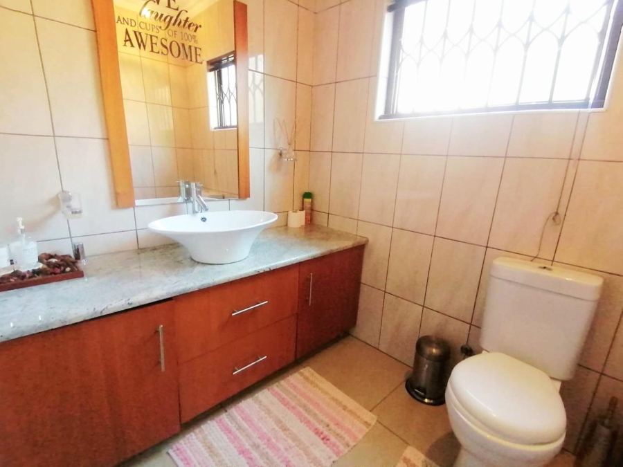 6 Bedroom Property for Sale in Glenvista Gauteng