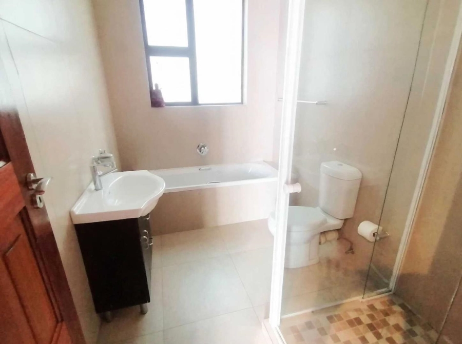 6 Bedroom Property for Sale in Glenvista Gauteng