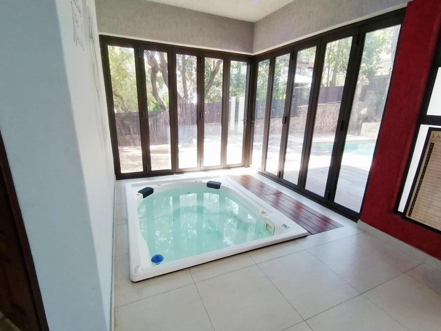 6 Bedroom Property for Sale in Glenvista Gauteng