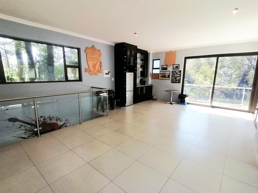 6 Bedroom Property for Sale in Glenvista Gauteng