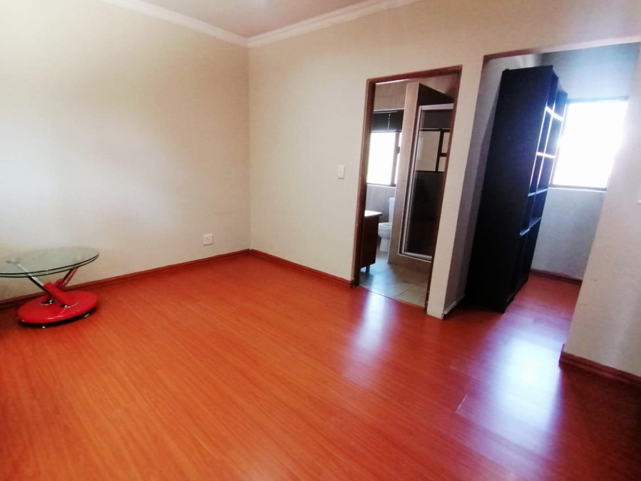 6 Bedroom Property for Sale in Glenvista Gauteng