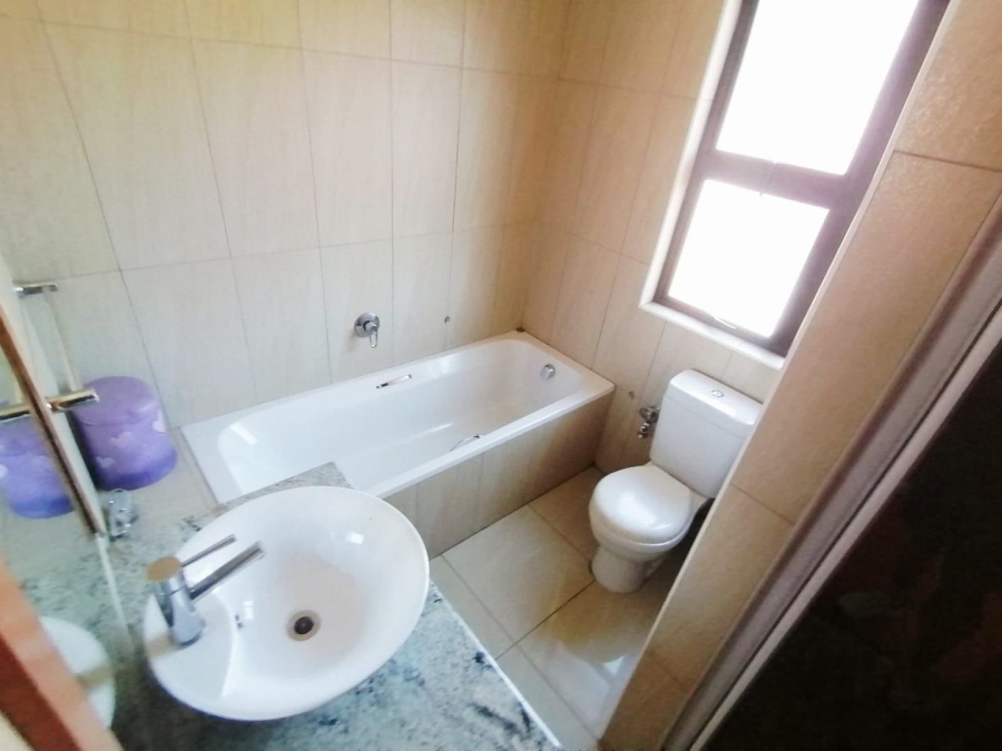 6 Bedroom Property for Sale in Glenvista Gauteng