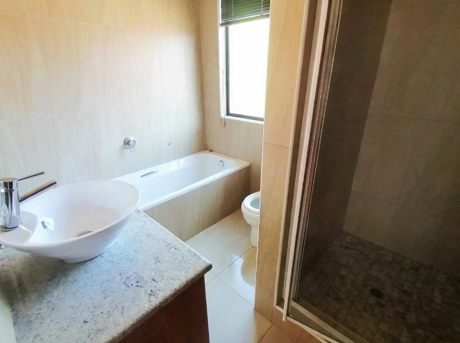 6 Bedroom Property for Sale in Glenvista Gauteng