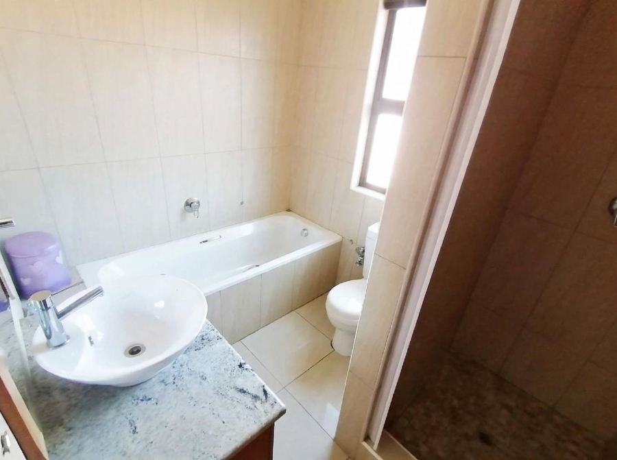 6 Bedroom Property for Sale in Glenvista Gauteng
