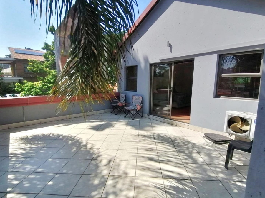 6 Bedroom Property for Sale in Glenvista Gauteng
