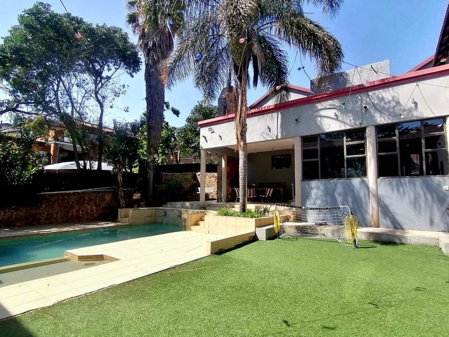 6 Bedroom Property for Sale in Glenvista Gauteng