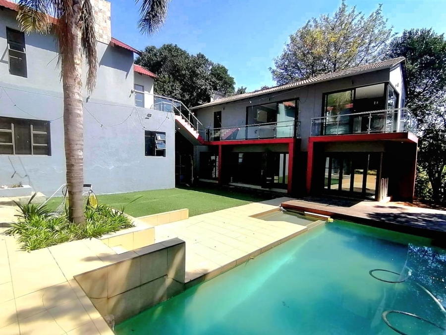 6 Bedroom Property for Sale in Glenvista Gauteng