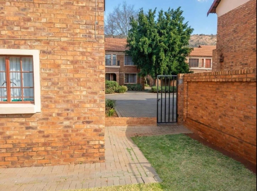 2 Bedroom Property for Sale in Pretoria North Gauteng