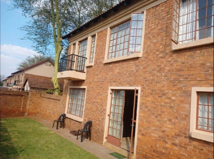 2 Bedroom Property for Sale in Pretoria North Gauteng