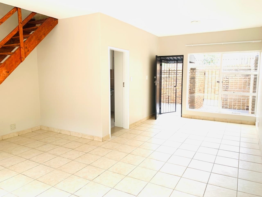 2 Bedroom Property for Sale in Pretoria North Gauteng