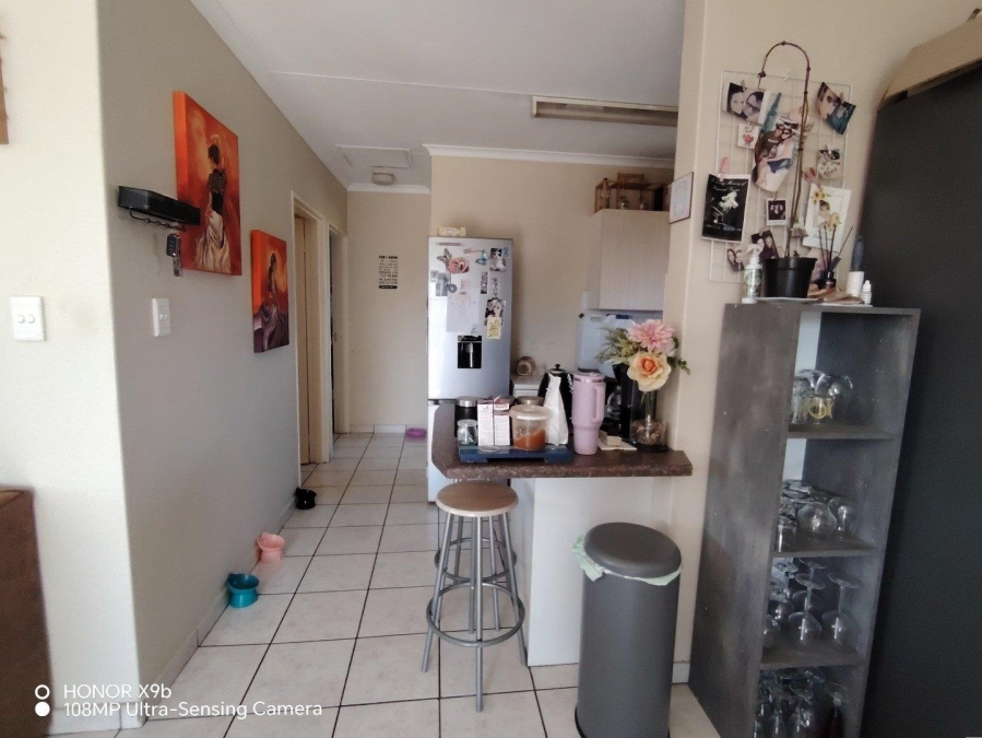2 Bedroom Property for Sale in Die Hoewes Gauteng