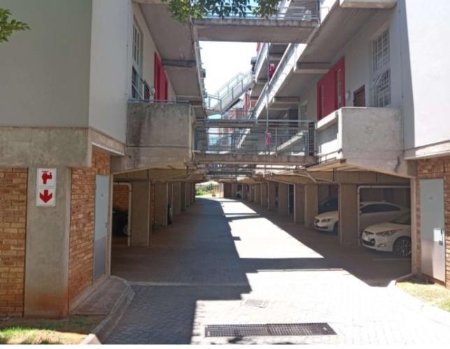 To Let 1 Bedroom Property for Rent in Houghton Gauteng