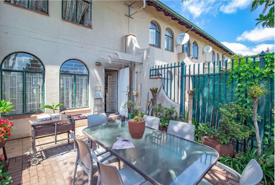 2 Bedroom Property for Sale in Rietfontein Gauteng