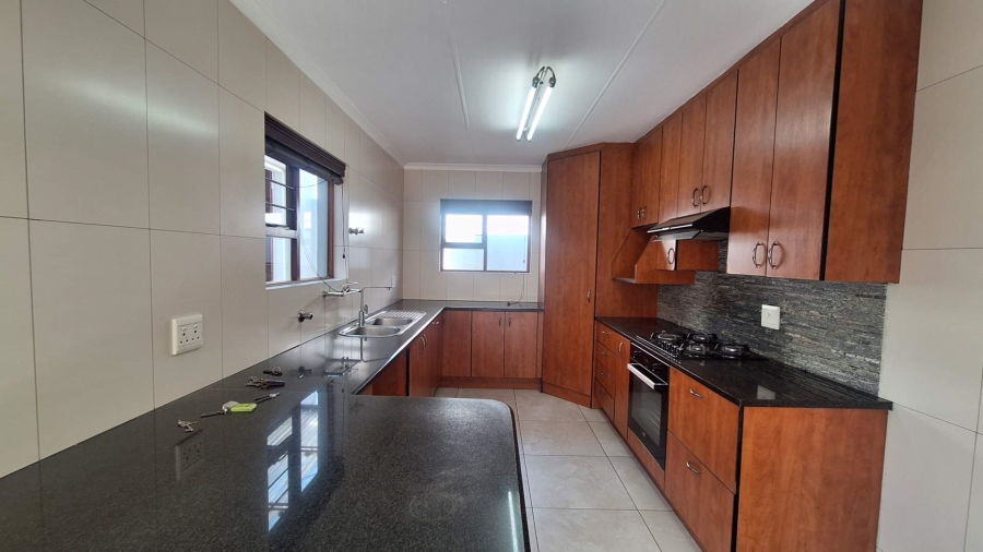 To Let 3 Bedroom Property for Rent in Noordhang Gauteng