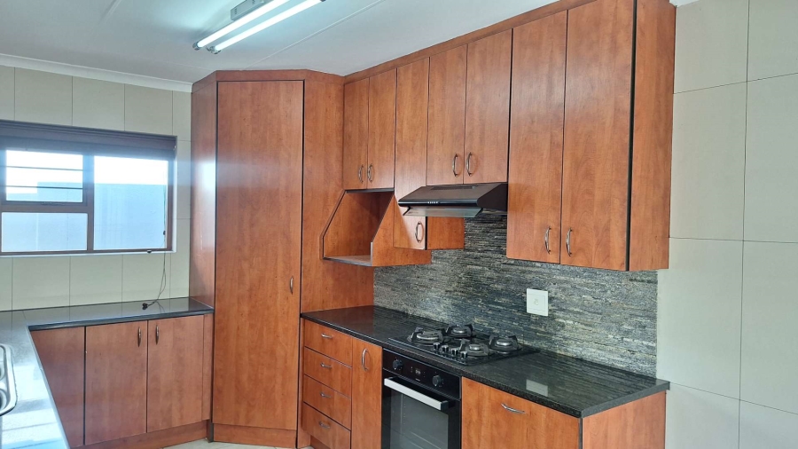 To Let 3 Bedroom Property for Rent in Noordhang Gauteng