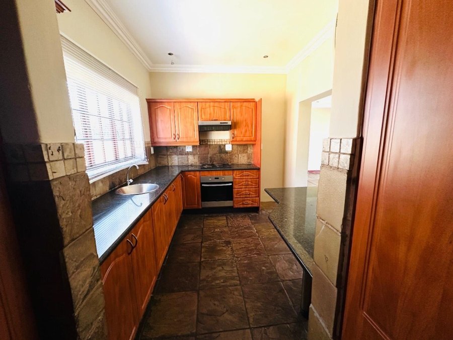 To Let 3 Bedroom Property for Rent in Noordwyk Gauteng