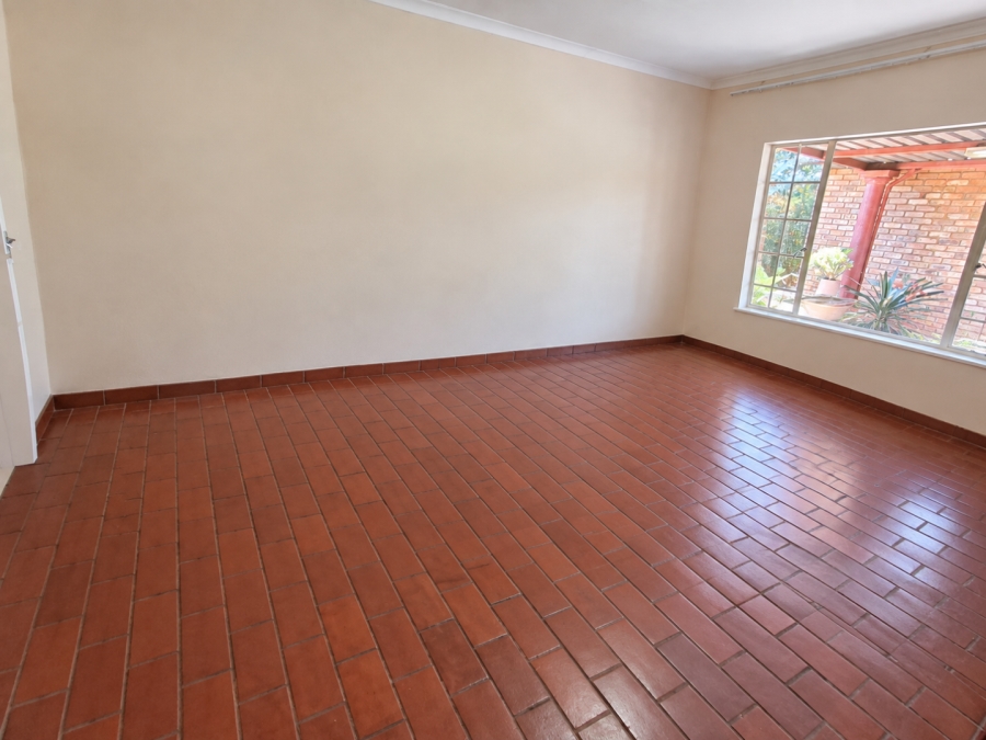 5 Bedroom Property for Sale in Rooihuiskraal North Gauteng