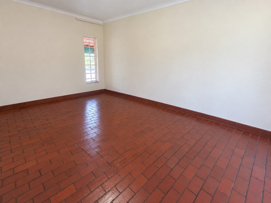 5 Bedroom Property for Sale in Rooihuiskraal North Gauteng