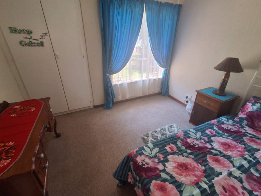 5 Bedroom Property for Sale in Rooihuiskraal North Gauteng