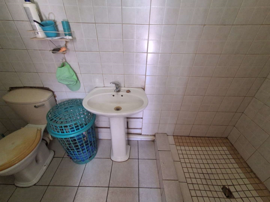 5 Bedroom Property for Sale in Rooihuiskraal North Gauteng