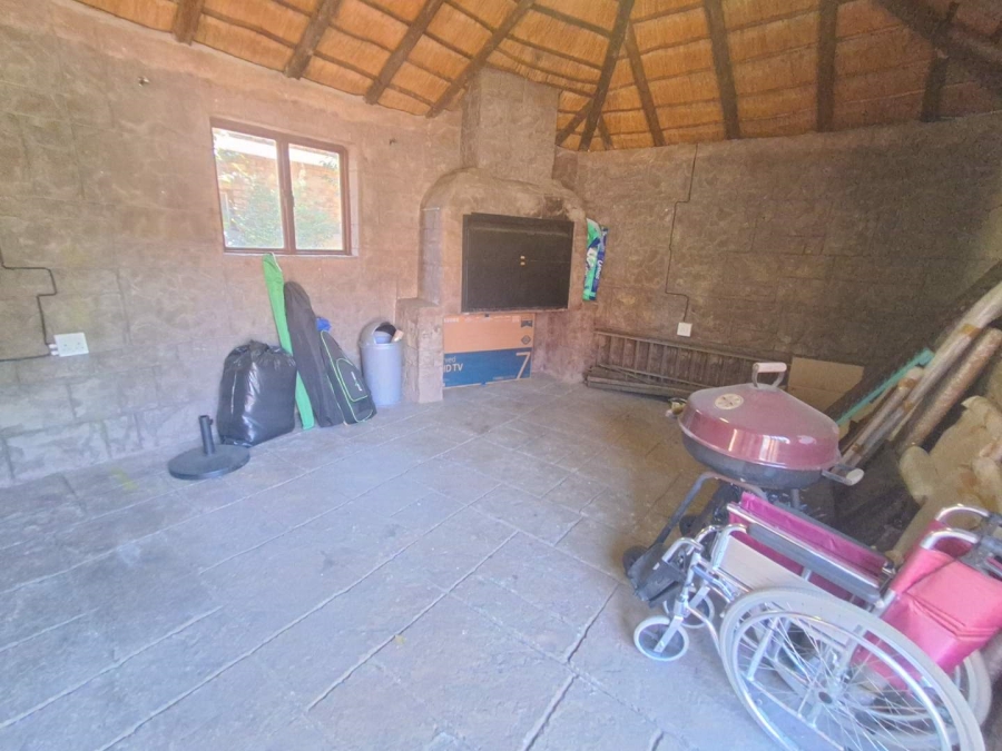 5 Bedroom Property for Sale in Rooihuiskraal North Gauteng