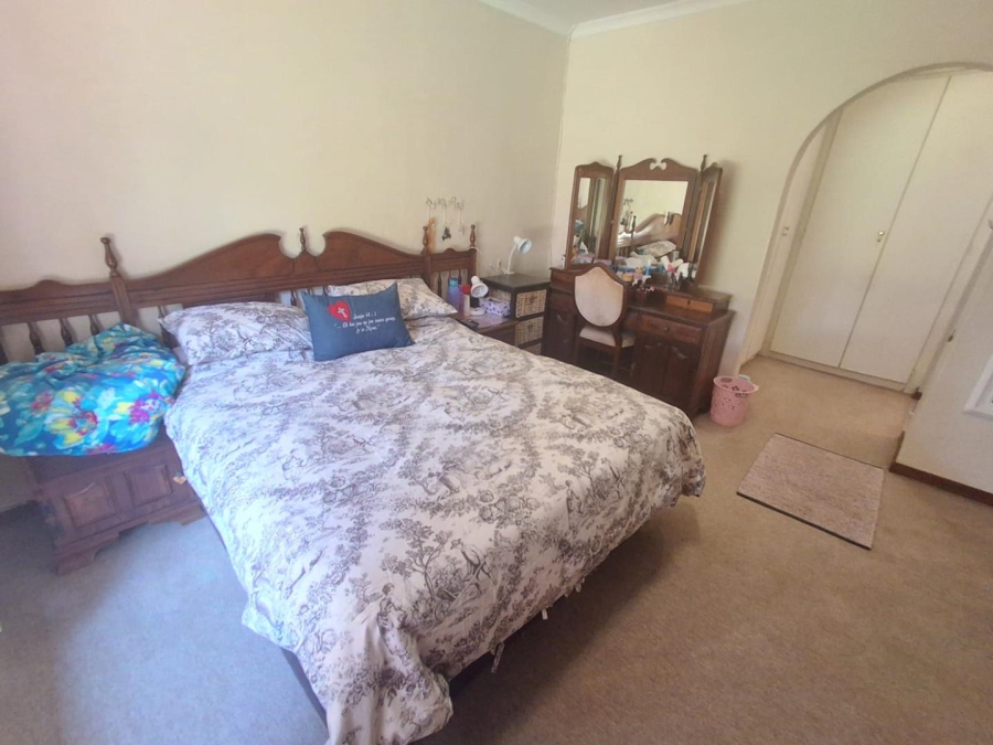 5 Bedroom Property for Sale in Rooihuiskraal North Gauteng