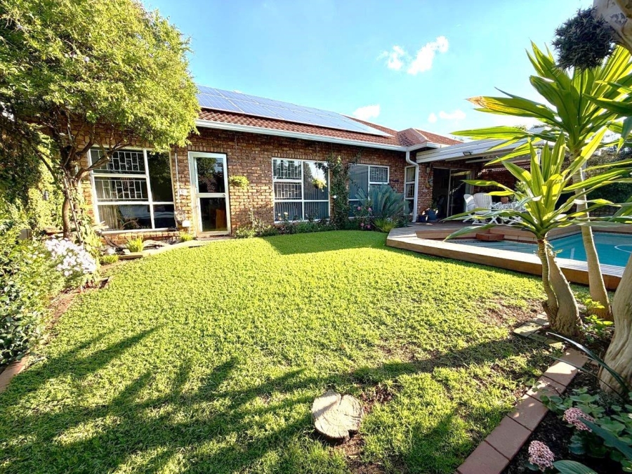 3 Bedroom Property for Sale in Faerie Glen Gauteng