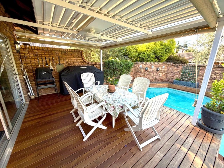 3 Bedroom Property for Sale in Faerie Glen Gauteng