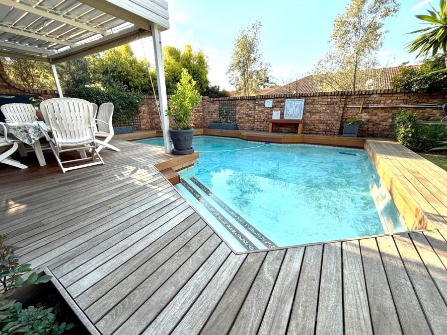 3 Bedroom Property for Sale in Faerie Glen Gauteng