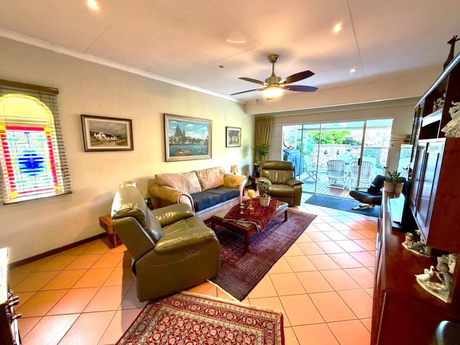 3 Bedroom Property for Sale in Faerie Glen Gauteng