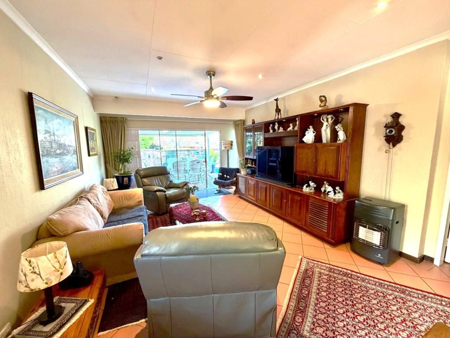 3 Bedroom Property for Sale in Faerie Glen Gauteng
