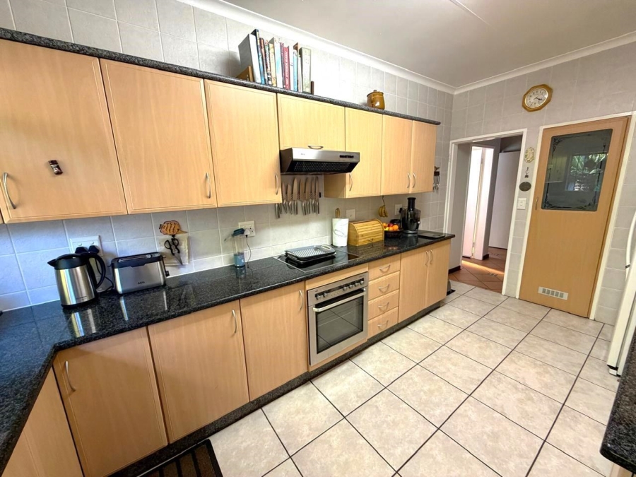 3 Bedroom Property for Sale in Faerie Glen Gauteng