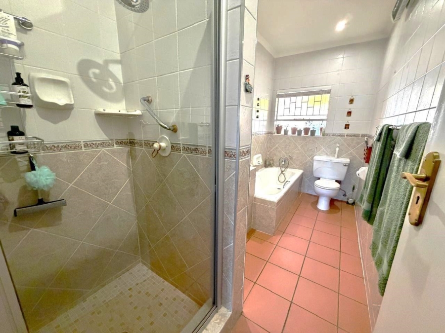 3 Bedroom Property for Sale in Faerie Glen Gauteng