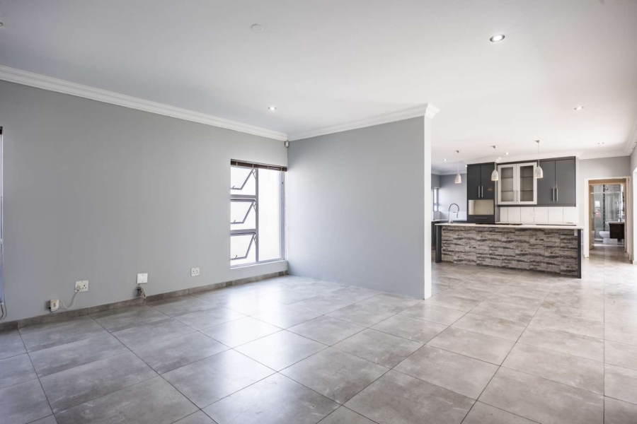 To Let 4 Bedroom Property for Rent in Waterkloof Ridge Gauteng